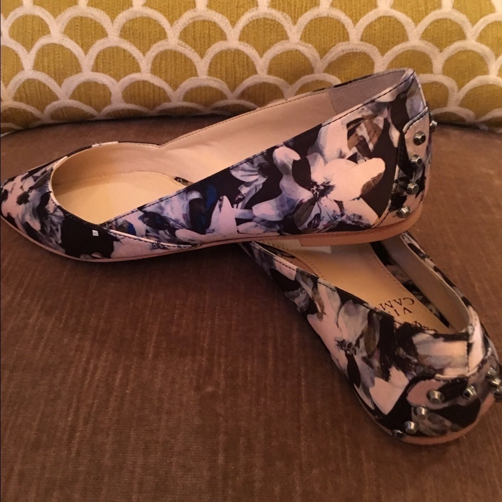 New - Vince Camuto studs flats - Picture 2 of 4